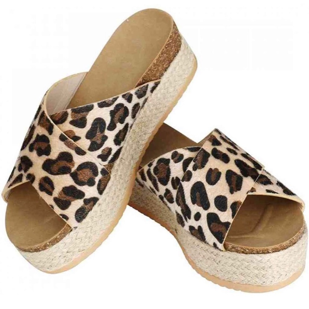 Platform leopard print sandals